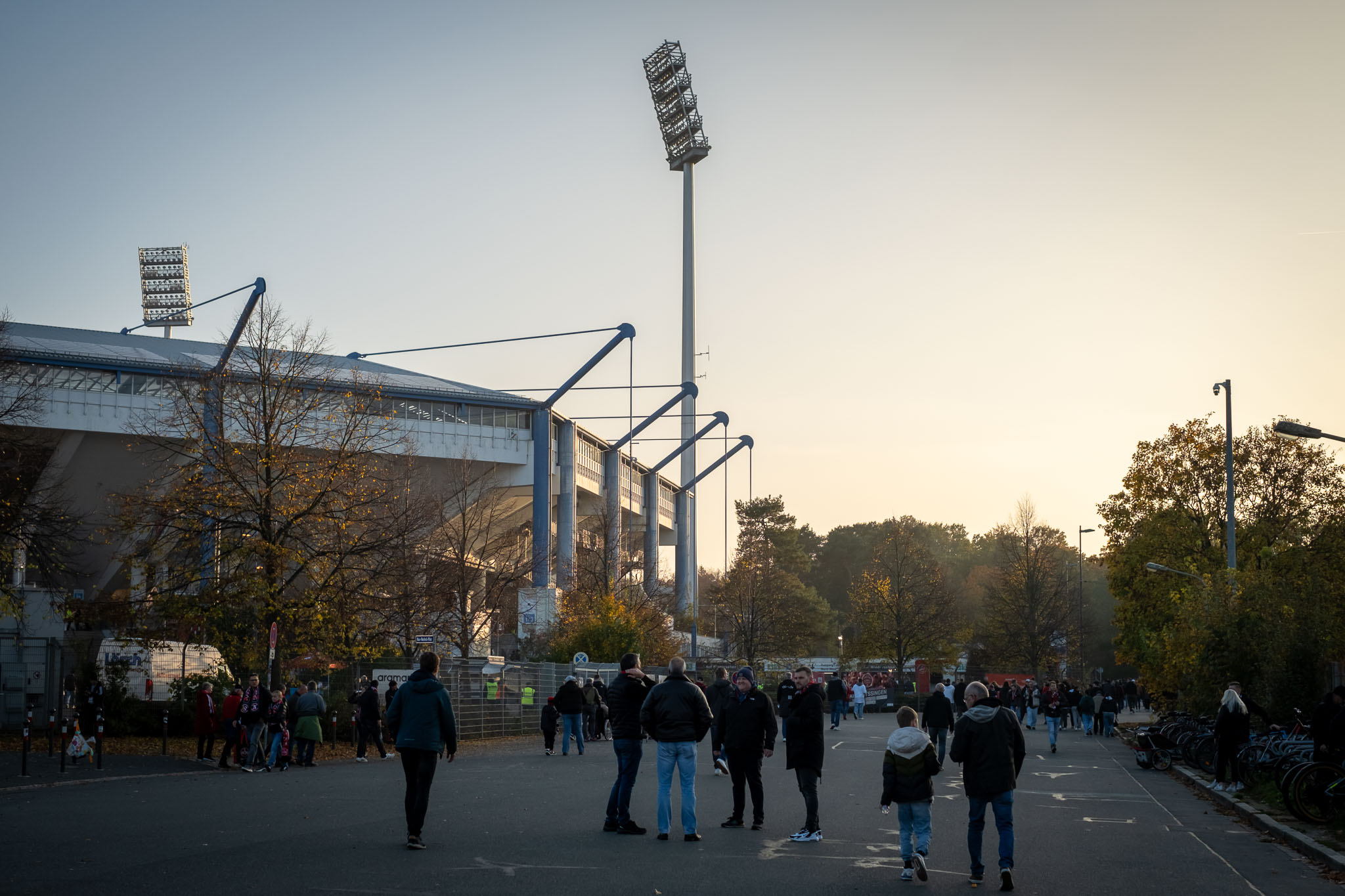_DSF3920 Nürnberger Stadion bei Sonnenuntergang