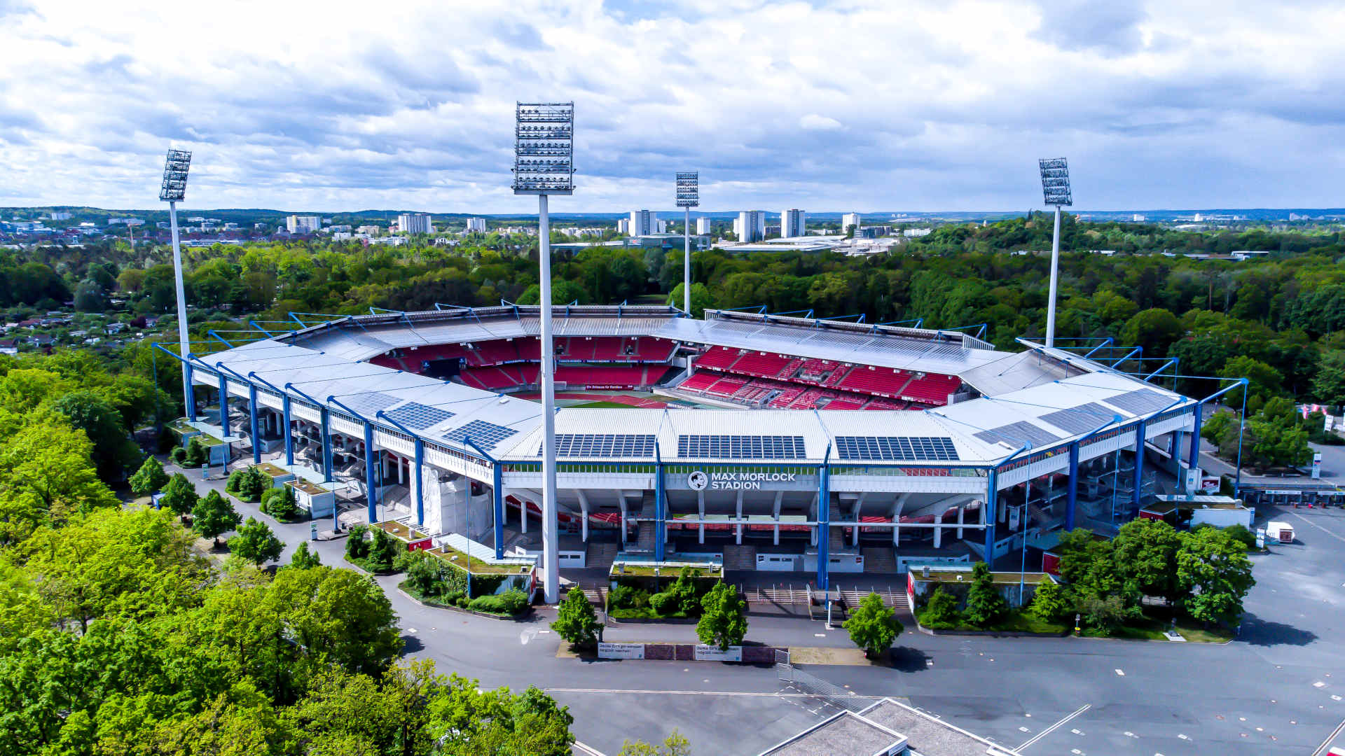 Das berühmte Achteck - das Max-Morlock-Stadion in Nürnberg